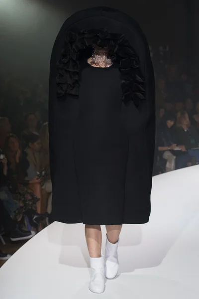 Look 8